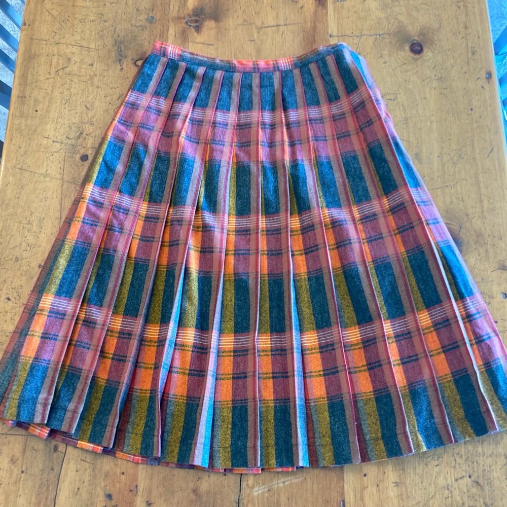 Vintage Women’s Plaid Wool Pleated Skirt Size Small